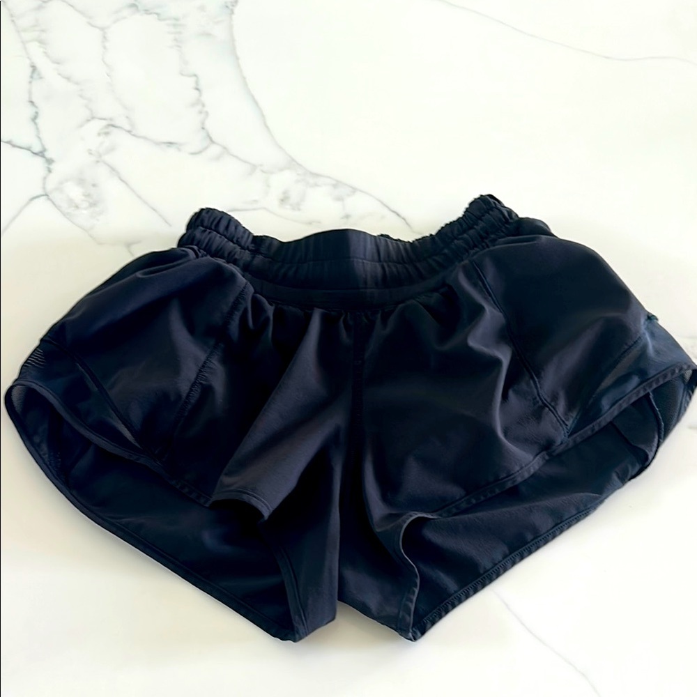 Lululemon Hotty Hot low rise 2.5